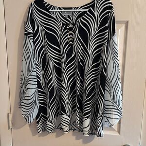 JM Collection Black and White Patterned Blouse